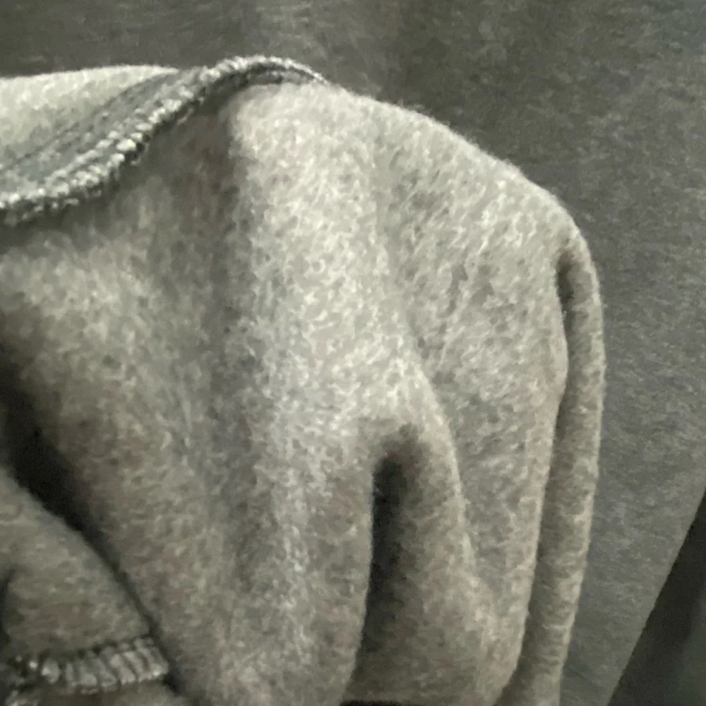 Reebok Men's Charcoal Crewneck Sweatshirt‎ NWT